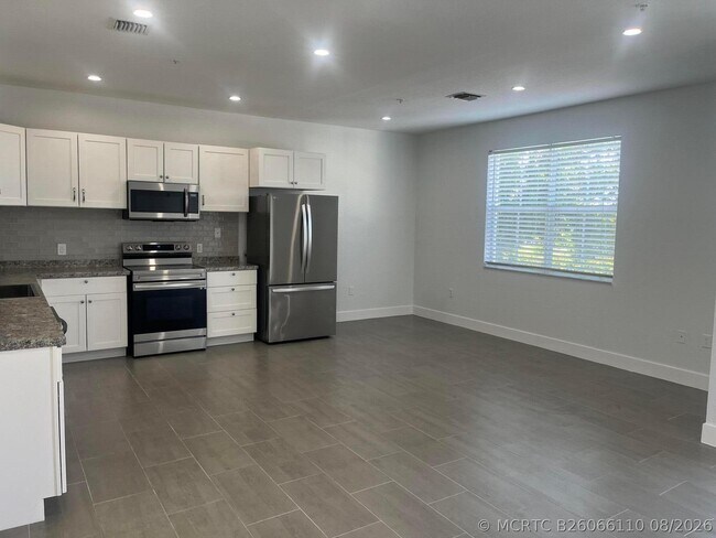 Building Photo - 2137 Shoma Dr
