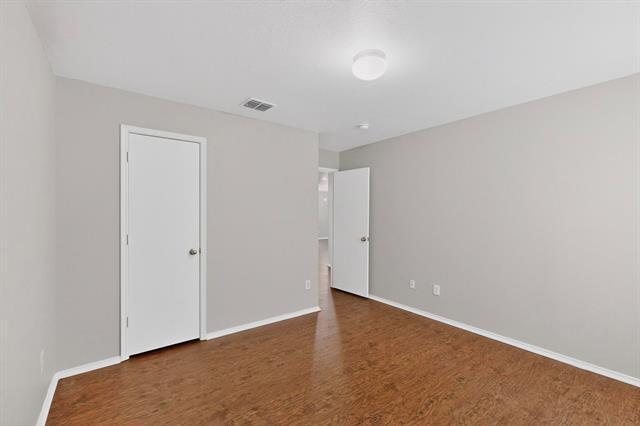 Building Photo - 407 Eisenhower Ln