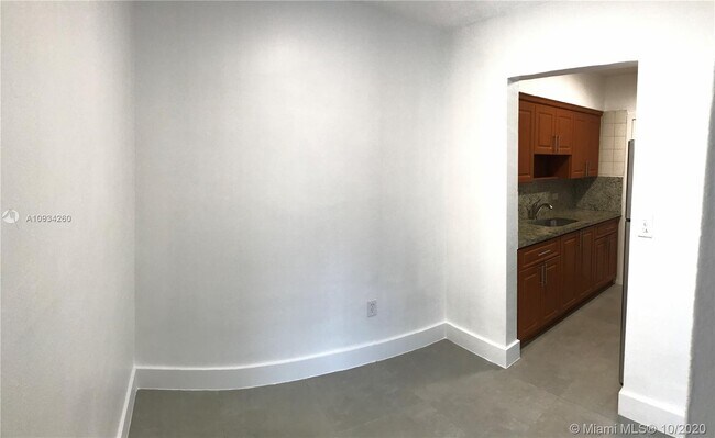 Building Photo - 7710 SW 98th St