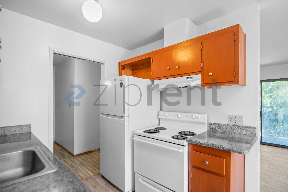 Building Photo - Unit 1
