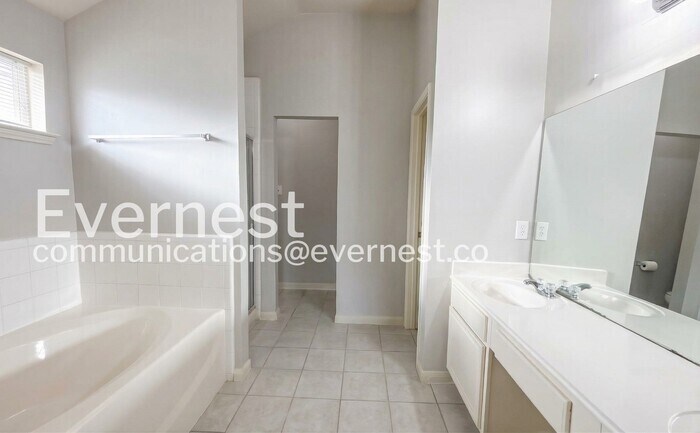 Building Photo - 3119 Dove Cove Cir