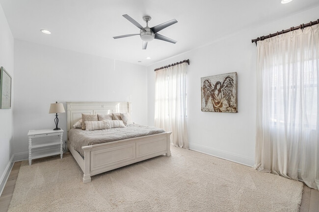 Building Photo - 351 E Boca Raton Rd