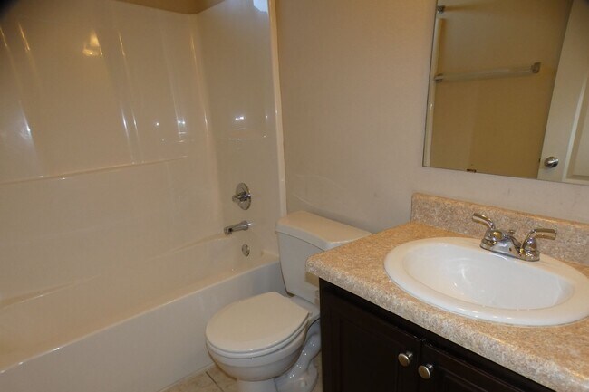 Building Photo - Spacious 4-Bedroom Home - Pace Mill Creek