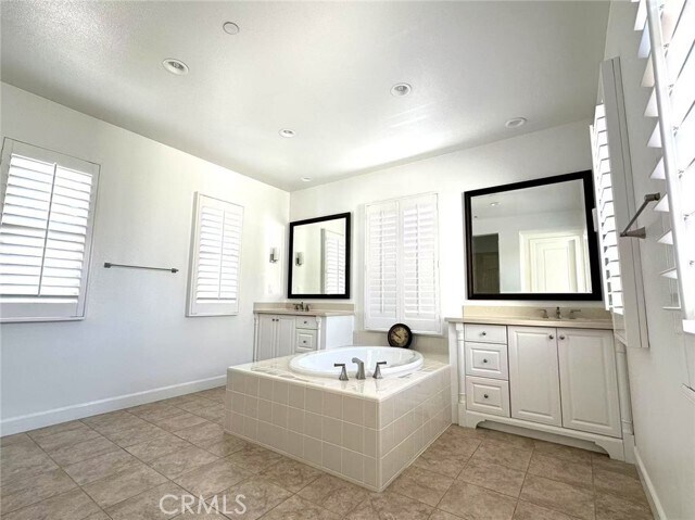 Building Photo - 84 Hazelton