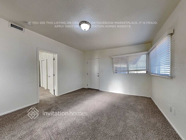 Building Photo - 1448 E 2nd St