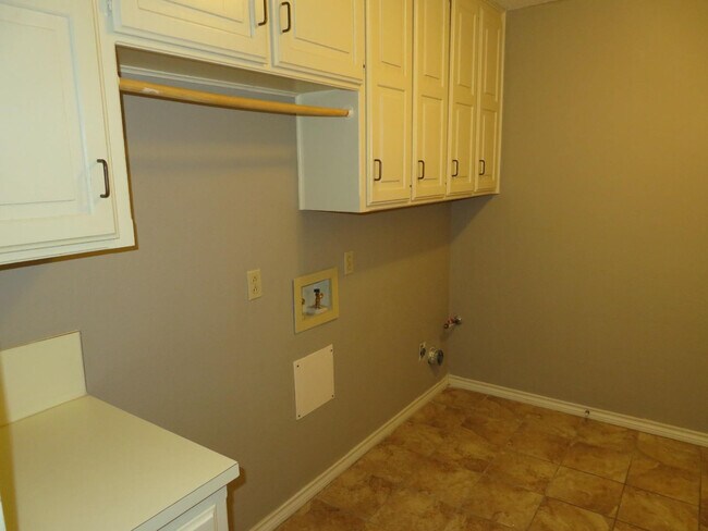 Building Photo - 5106 1st Pl