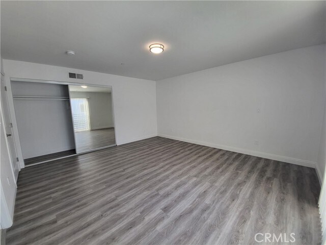 Building Photo - 14614 Vanowen St