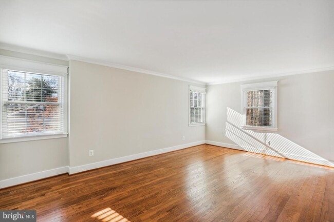 Building Photo - Renovated 4 Bed, 2.5 Bath in Wyngate WITH LAWN CARE INCLUDED!