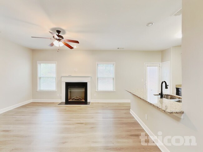 Building Photo - 498 Kirkland Dr