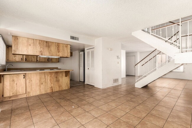 Building Photo - 5742 N 43rd Dr