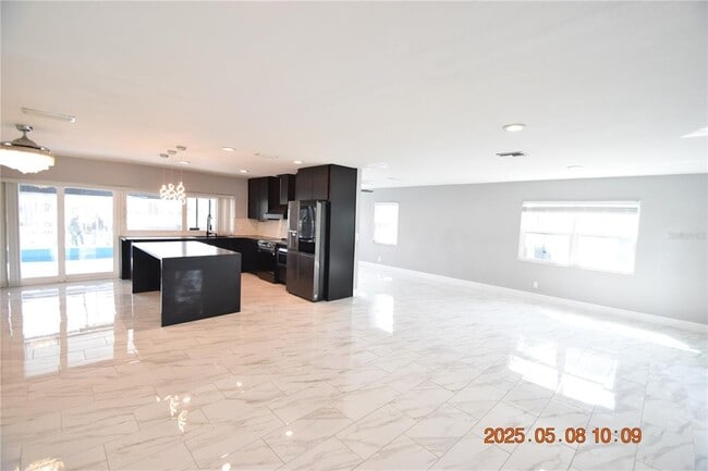 Building Photo - 1019 Spindle Palm Way