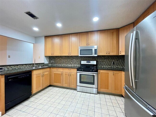 Building Photo - 5912 Avery Island Ave