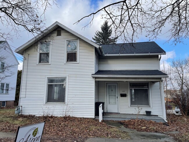 Building Photo - Comfortable Four Bedroom House