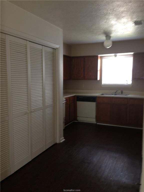 Building Photo - 906 Spring Loop