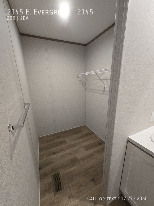 Building Photo - 2145 E. Evergreen-2145