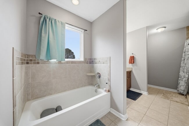 Building Photo - 507 Leonard Rd