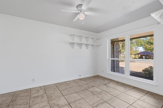 Building Photo - 1912 Terry Ln