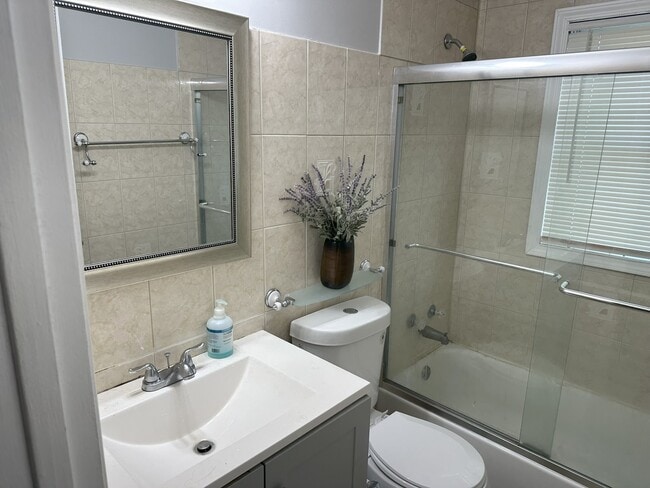 Building Photo - 700 Cumberland St