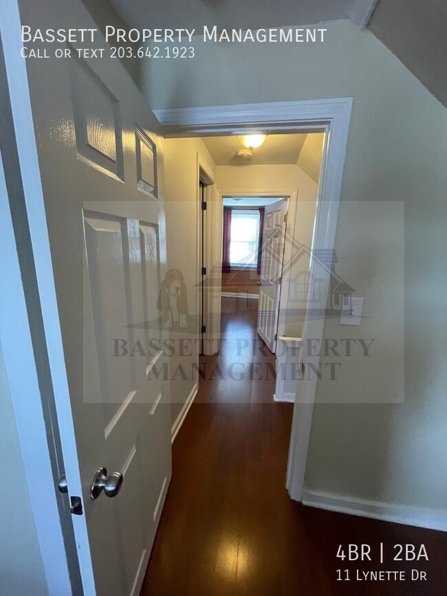 Building Photo - 11 Lynette Dr