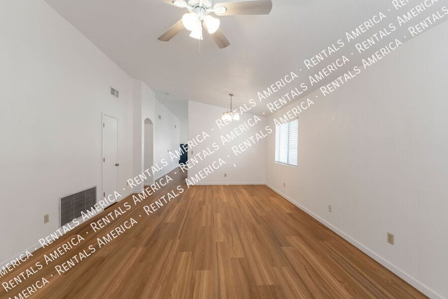 Building Photo - 8668 S Desert Dove Dr