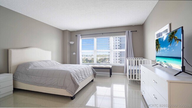 Building Photo - 3550 Galt Ocean Dr