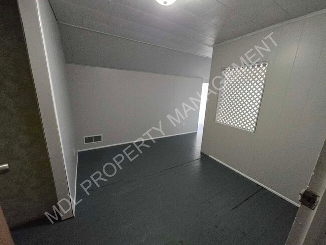 Building Photo - 4 Bed / 2 Bath House in Saginaw