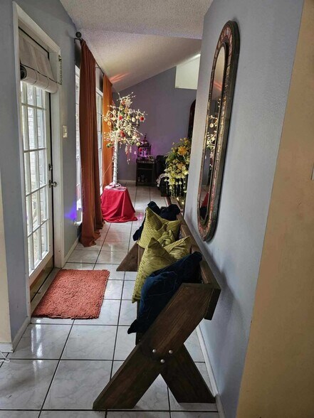 Building Photo - 5523 Timber Trace St