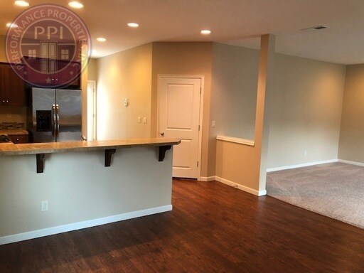 Building Photo - Orenco Station - Beautiful 4 Bedroom Gem! ...