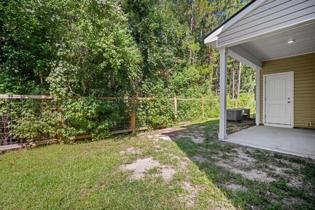 Building Photo - 3 Bedroom 2.5 Bath home in Azalea Square
