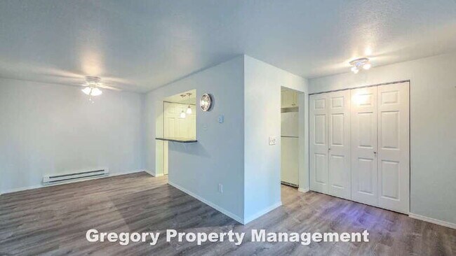 Building Photo - 9474 Woodinville Redmond Rd NE