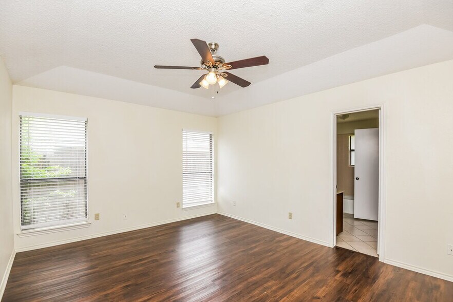 Building Photo - 7908 Gladewater Dr