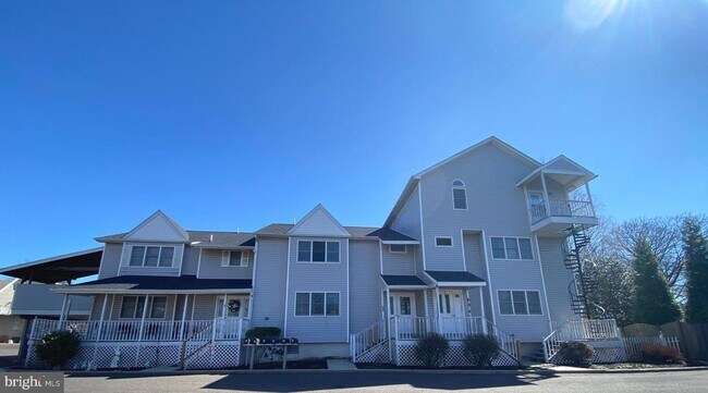 Building Photo - 478 E Main St