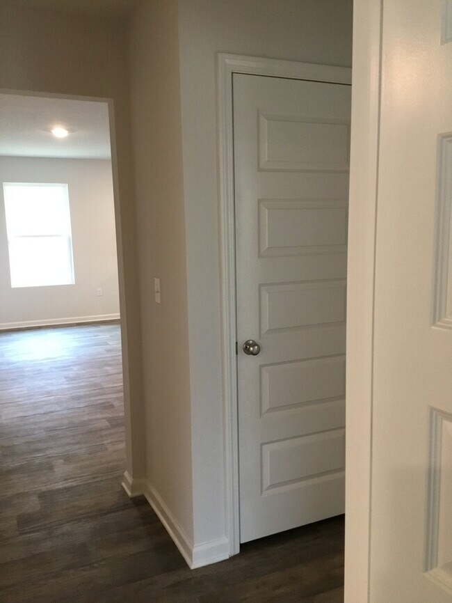 Building Photo - Beautiful 3/2 Family home in Beulah- Close to Navy Federal Credit Union Main Campus!