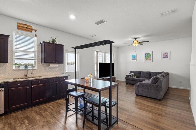 Building Photo - 831 Sunlit Coral St