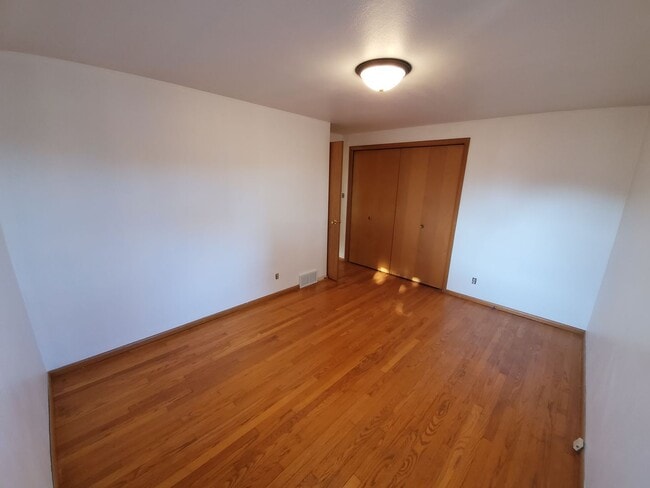 Building Photo - 3 bedroom Northside ranch