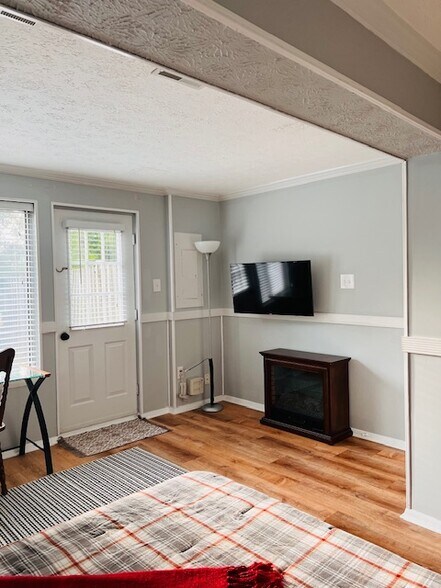 Building Photo - 5871 Clarendon Springs Pl