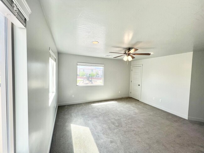 Building Photo - 3172 E Sky Rim Wy