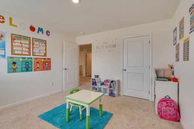 Building Photo - 4 bed/2.5 bath in Kingsport, TN