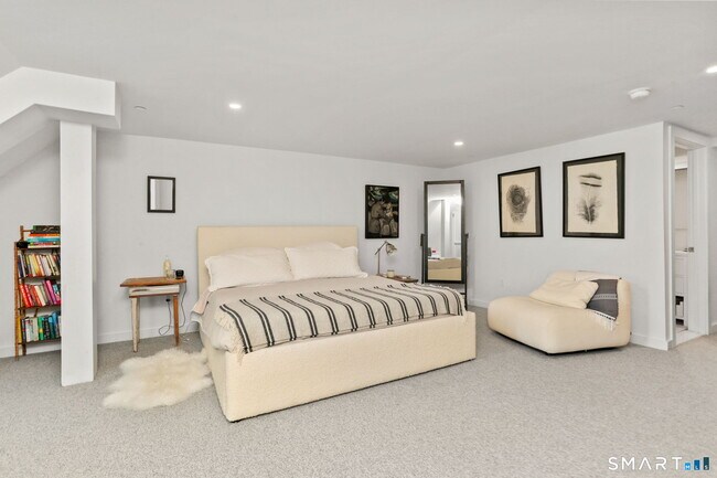 Building Photo - 140 Rowayton Ave