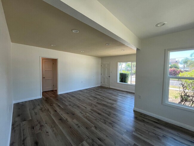 Building Photo - 2Bedroom/1  Bath home in Whittier