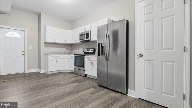 Building Photo - 917 N Gilmor St