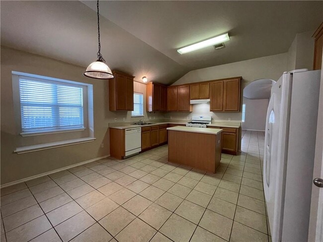 Building Photo - 1105 Alexandria Way
