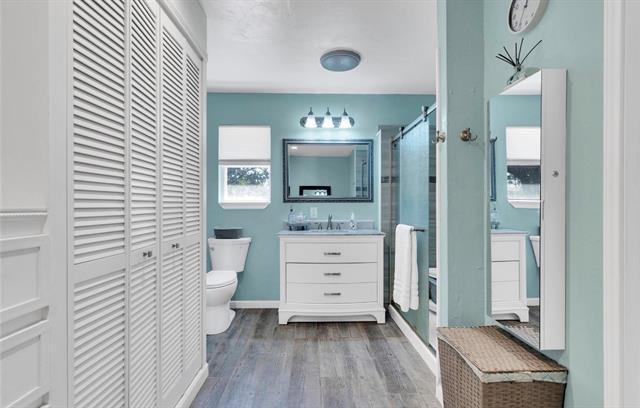 Building Photo - 800 FM 1187