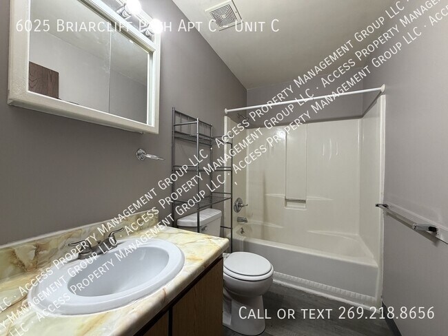 Building Photo - 6025 Briarcliff Path