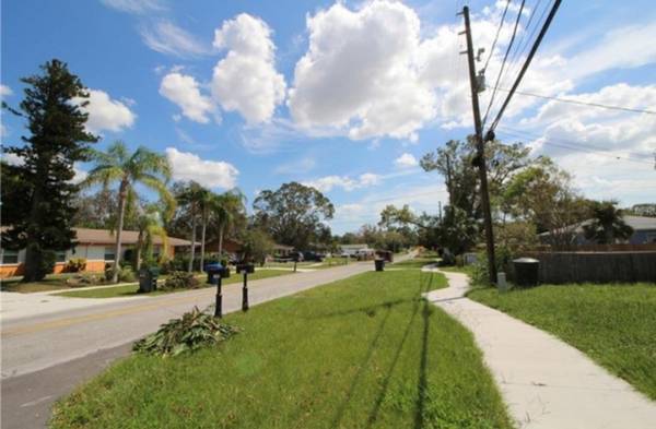 Building Photo - 1734 Gladys St