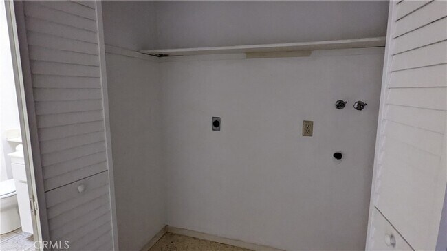 Building Photo - 25604 Sharp Dr