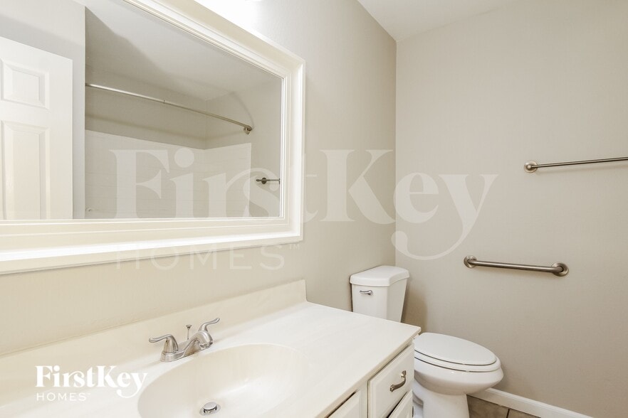 Building Photo - 8320 W Corrine Dr