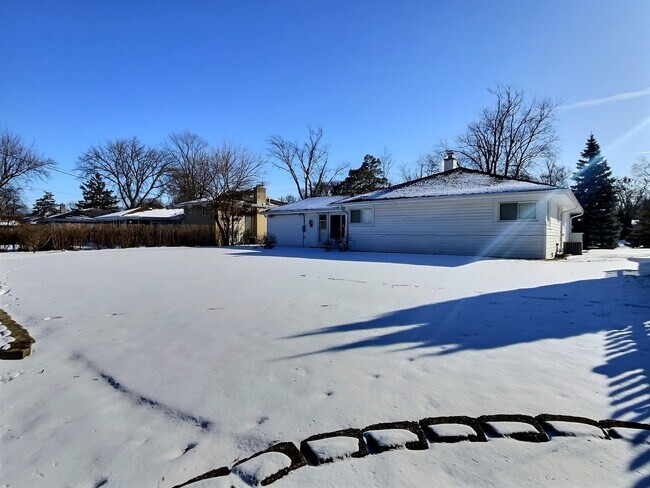 Building Photo - 2946 Knollwood Ln