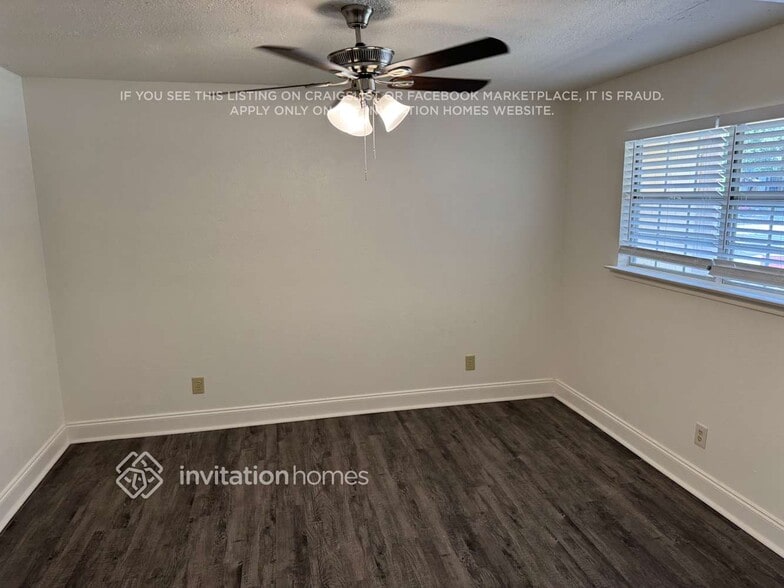 Building Photo - 7509 Creekfall Dr
