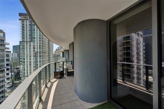 Building Photo - 1000 Brickell Plaza
